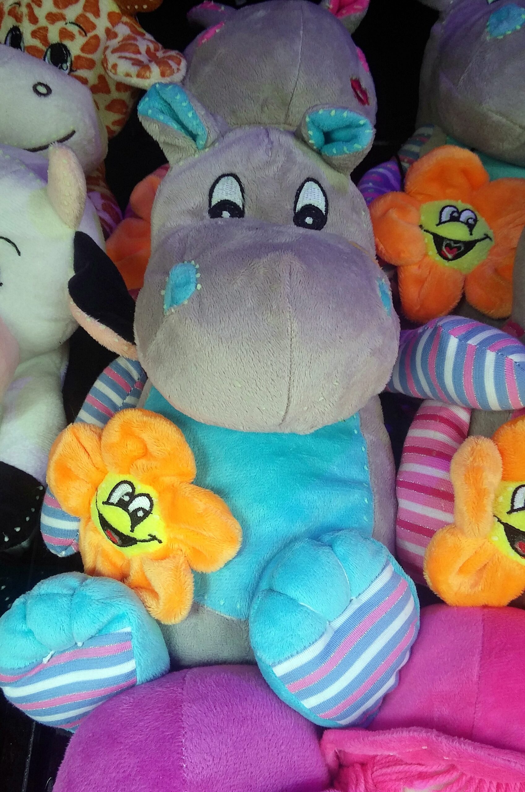 Peluches exposées sur le marché de noël d'Angers