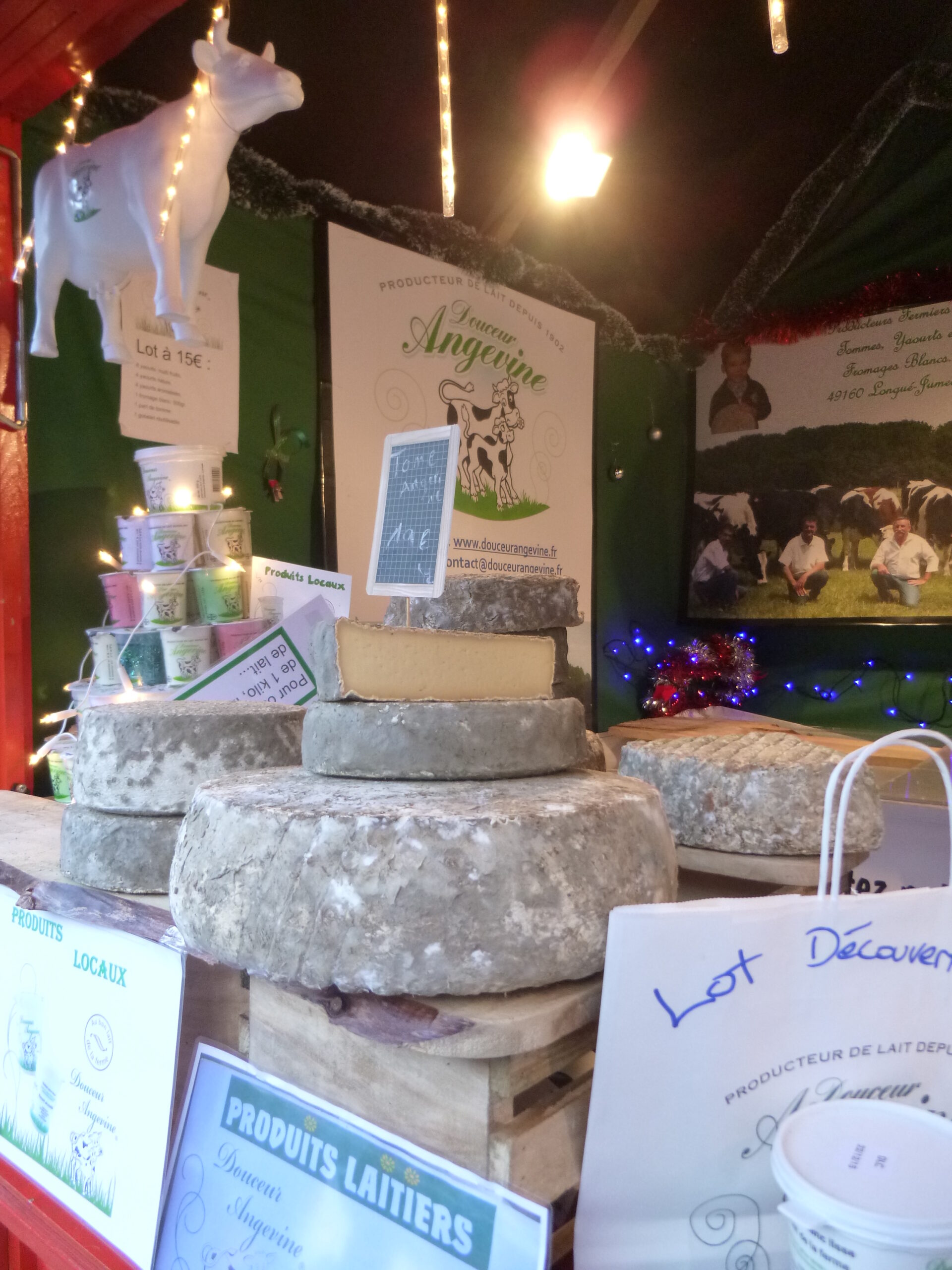Chalet de fromage et yaourt au marché de noël d'Angers