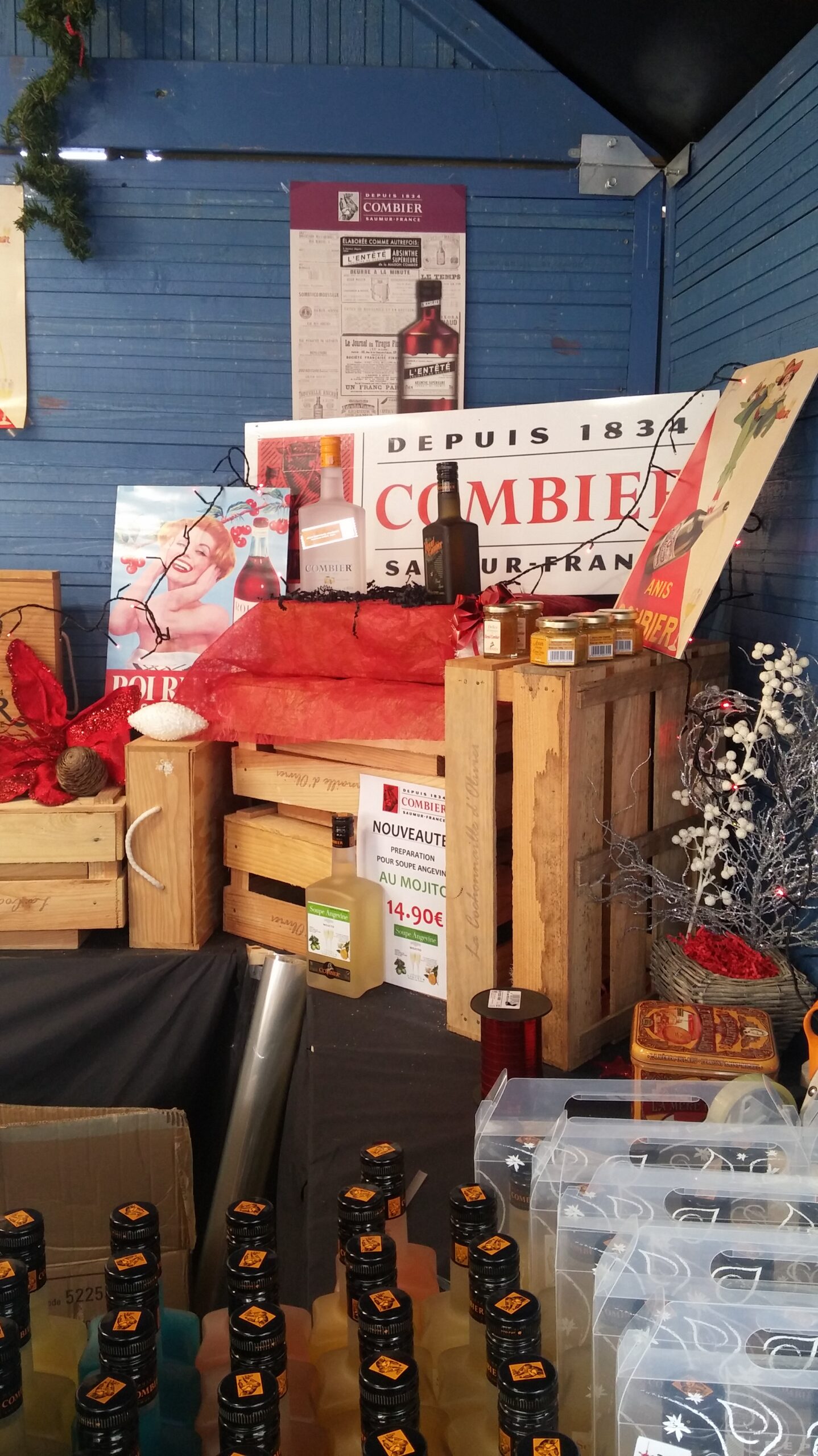 Chalet de liqueur au marché de noël d'Angers