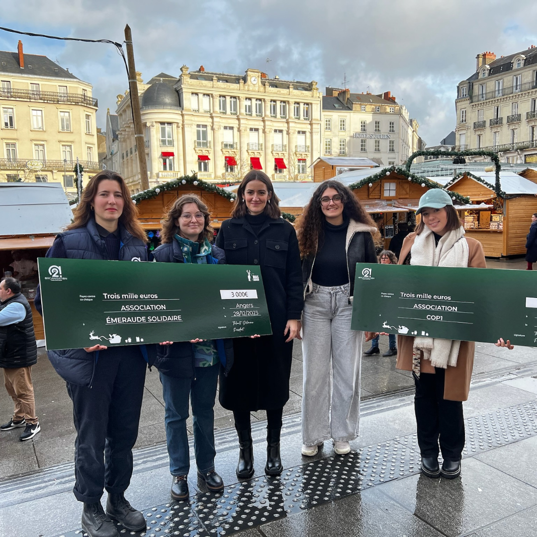 Don pour l'association cop1 Remise de chèque donation